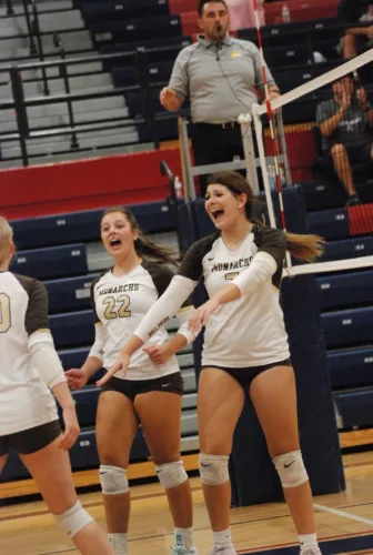 Parkersburg South Comes Back vs. Monarchs